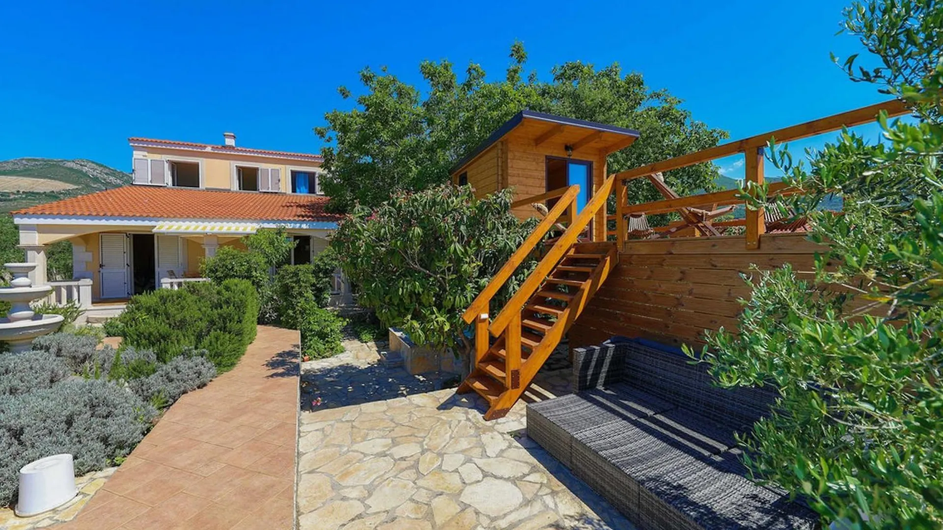 Picturesque Escape Holiday Home With Pool And Sauna Kastel Novi