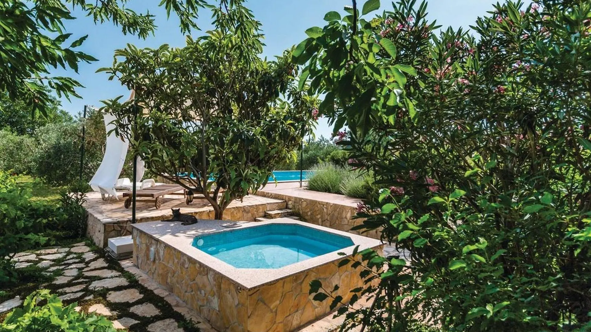 Picturesque Escape Holiday Home With Pool And Sauna Kastel Novi